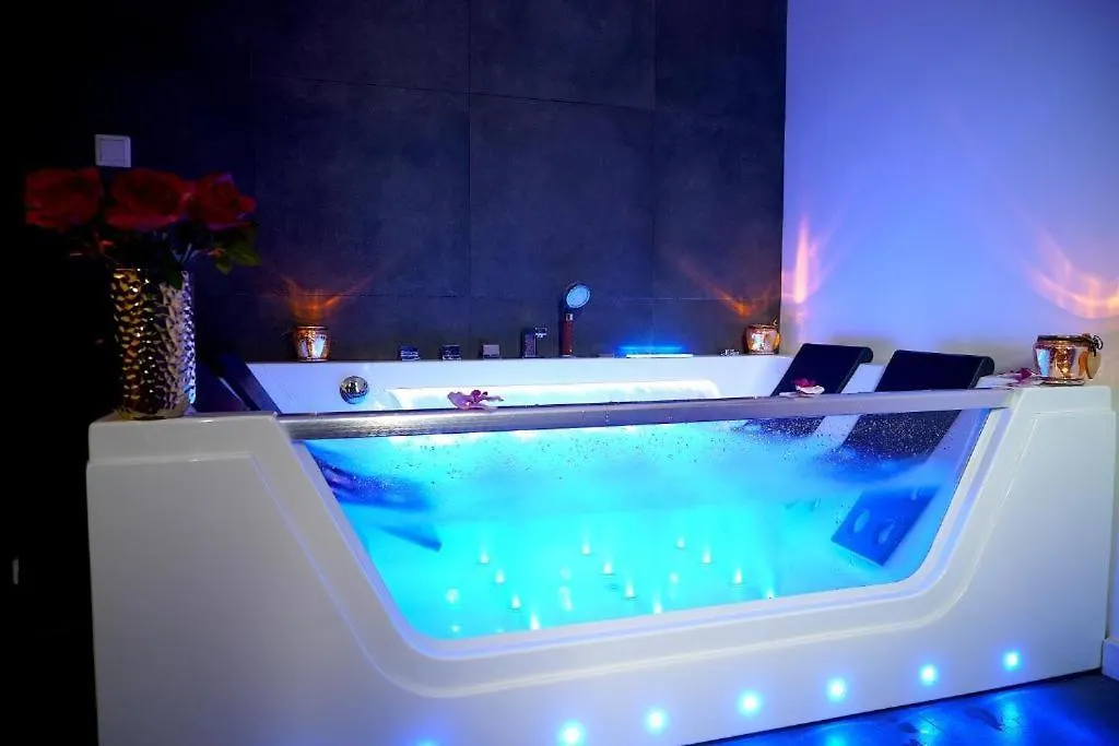 Relax Jacuzzi Apartment Krakow 0*,