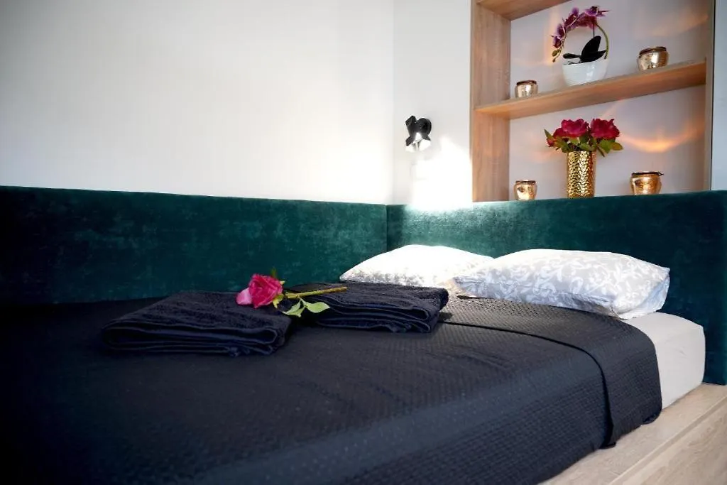 Relax Jacuzzi Apartment Krakow Poland